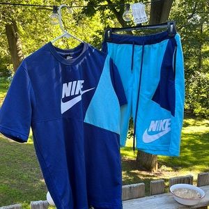 Size small Nike outfit
